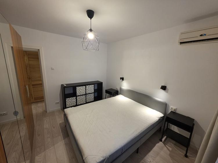 Apartament cu 3 camere semidecomandat în Balta Albă