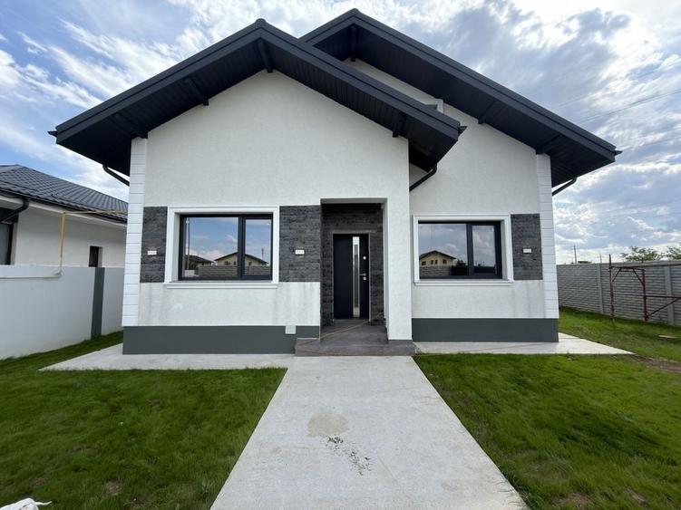 Casă cu 4 camere cu Teren 300 Mp în Central