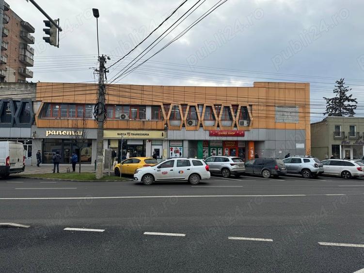 Spațiu comercial, de 1,050 mp, în Central