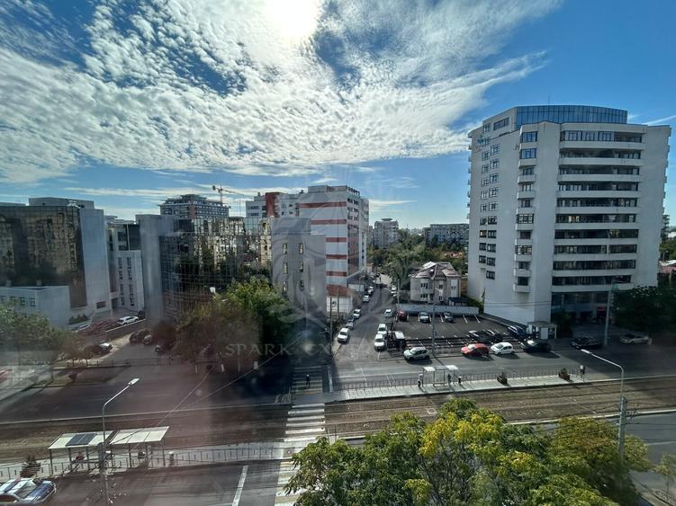 Apartament cu 2 camere semidecomandat, mobilat în Gheorghe Doja