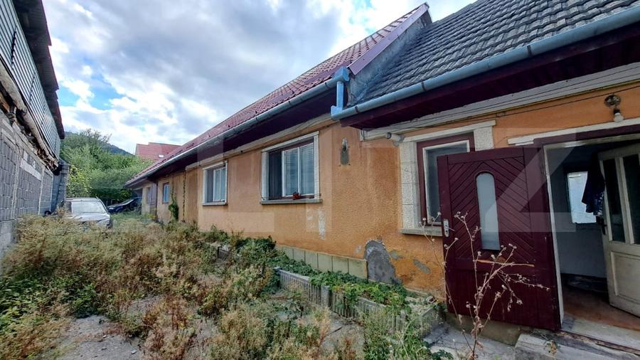 Casă individuală cu 4 camere cu Canalizare în Satulung
