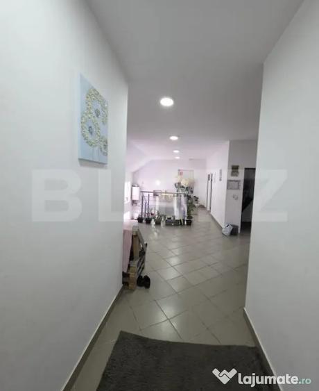 Spațiu comercial, de 350 mp, în Central