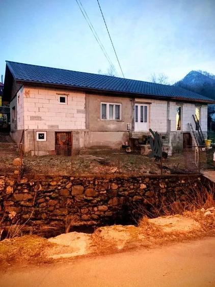 Casă cu Teren 1700 Mp în Chiuzbaia