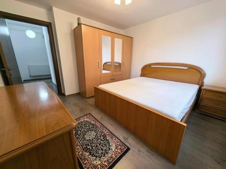 Apartament cu 3 camere decomandat, mobilat în Lunca Cetățuii