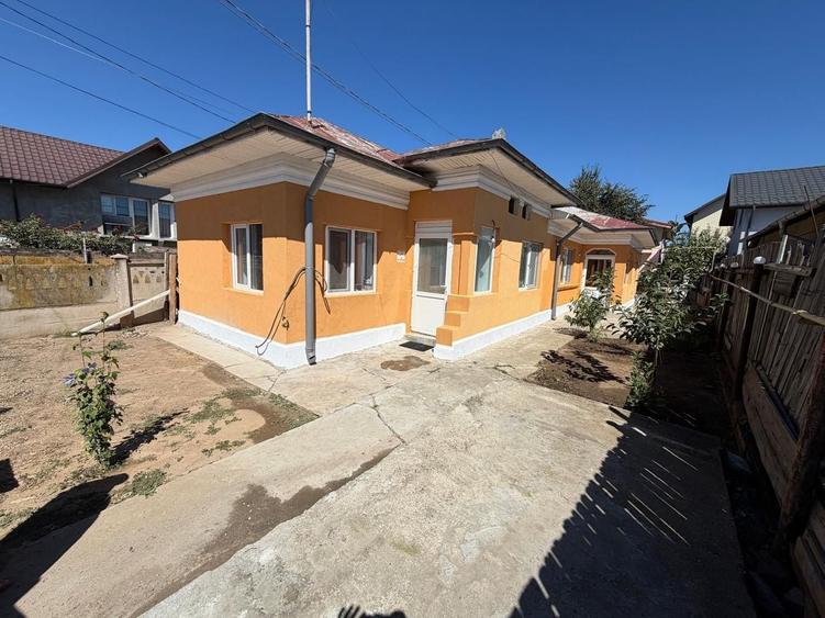 Casă individuală cu 4 camere cu Canalizare în Berceni