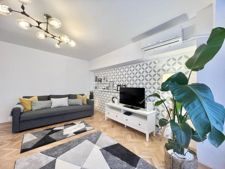 Apartament cu 2 camere decomandat, mobilat în Libertății