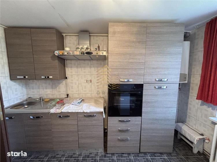 Casă cu 3 camere în Ciupercenii Noi