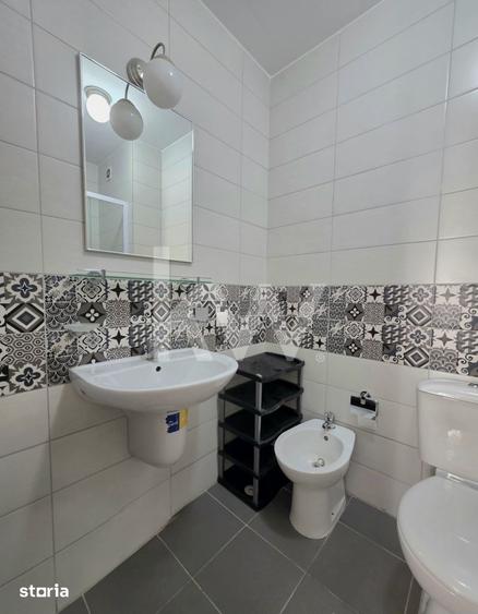 Apartament cu 3 camere decomandat, mobilat în Tractorul