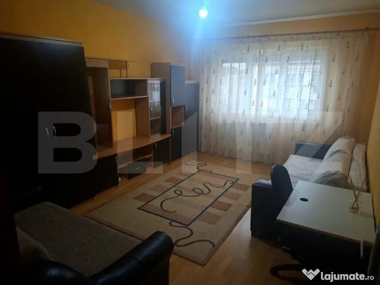 Garsonieră decomandată în Rogerius