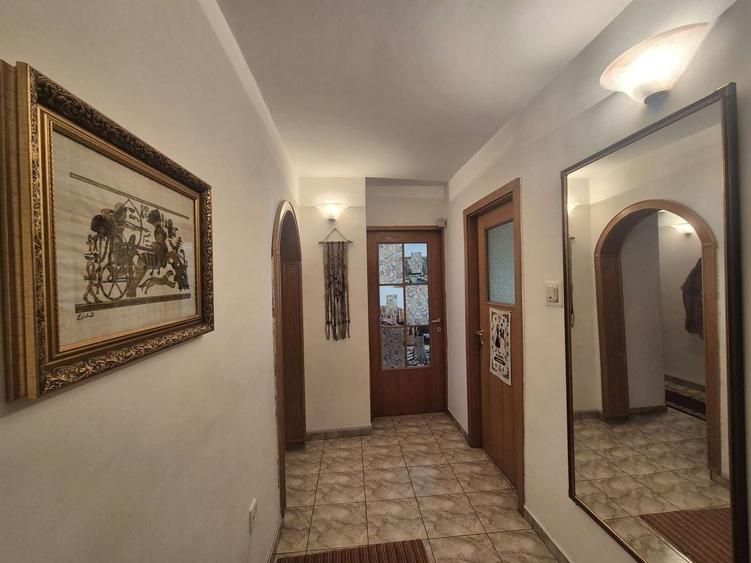 Apartament cu 2 camere decomandat în Scriitorilor
