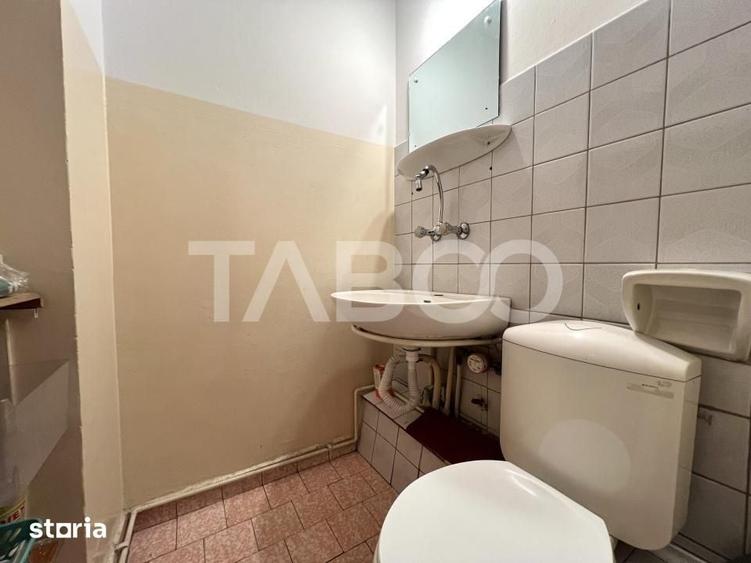 Apartament cu 3 camere decomandat în Plopilor