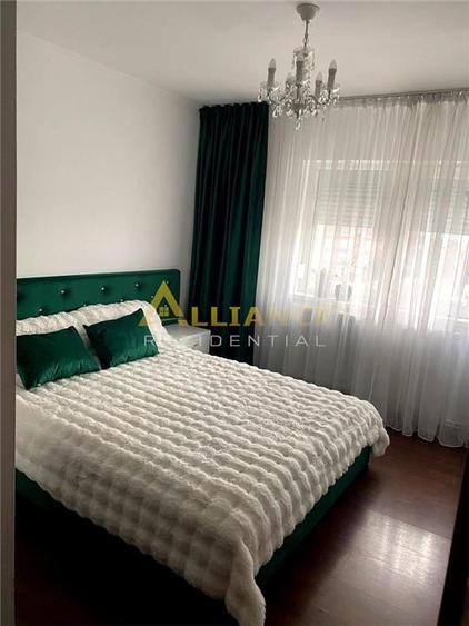 Apartament cu 3 camere decomandat, mobilat în Central