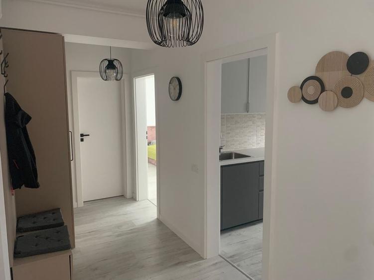 Apartament cu 2 camere decomandat în Tunari
