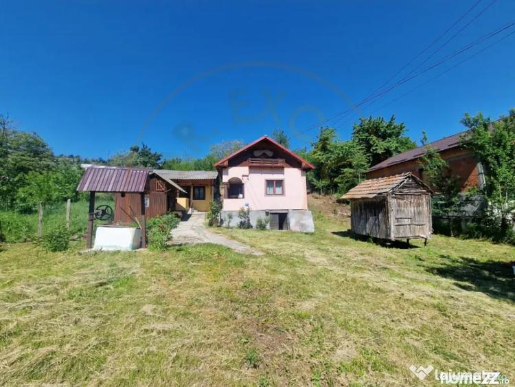 Casă cu 2 camere cu Teren 1150 Mp în Boțești