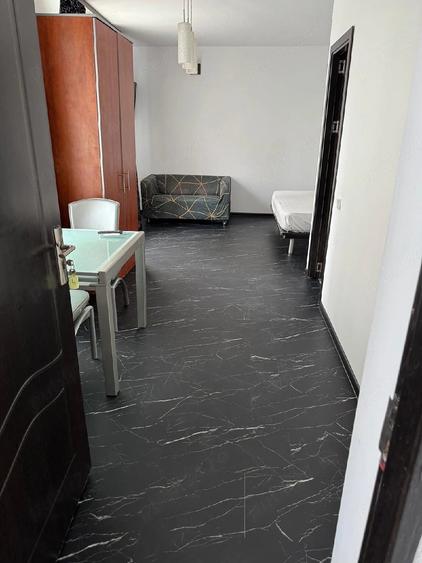 Casă cu 6 camere cu Teren 320 Mp în Central