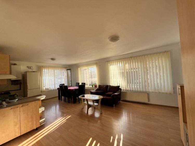 Apartament cu 3 camere decomandat, mobilat în Bună Ziua — fotografia 2