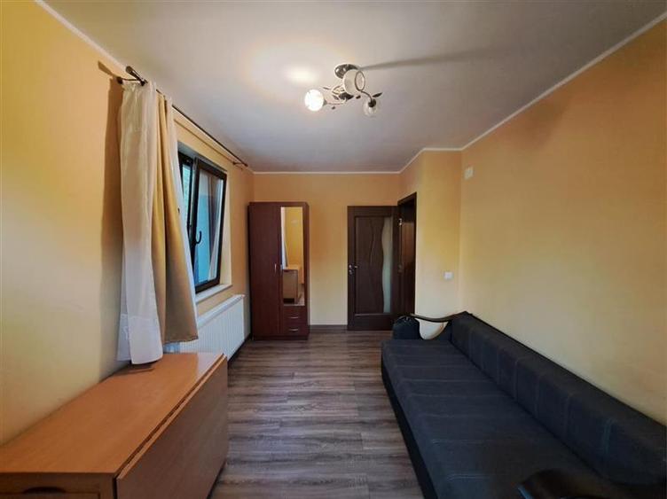 Apartament cu 2 camere decomandat, mobilat în Bulgaria