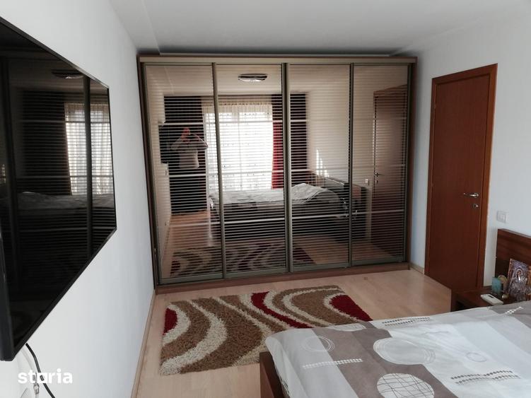 Apartament cu 3 camere în Decebal