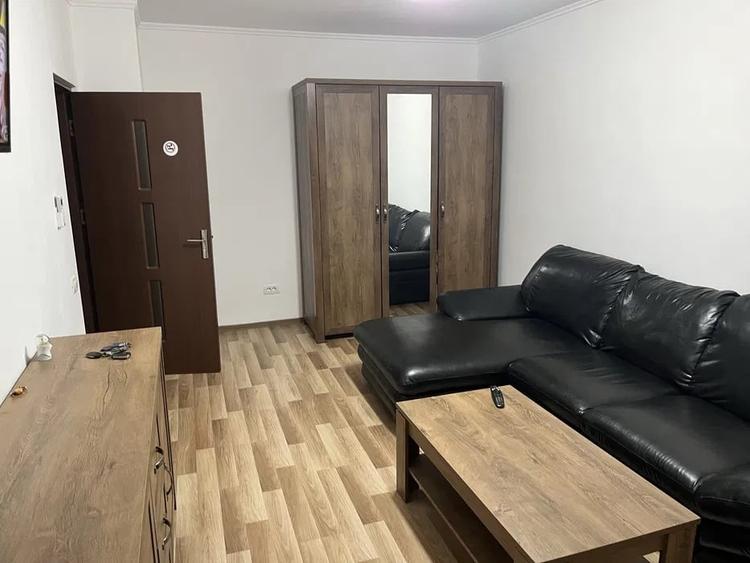 Apartament cu 2 camere decomandat, mobilat în Palas