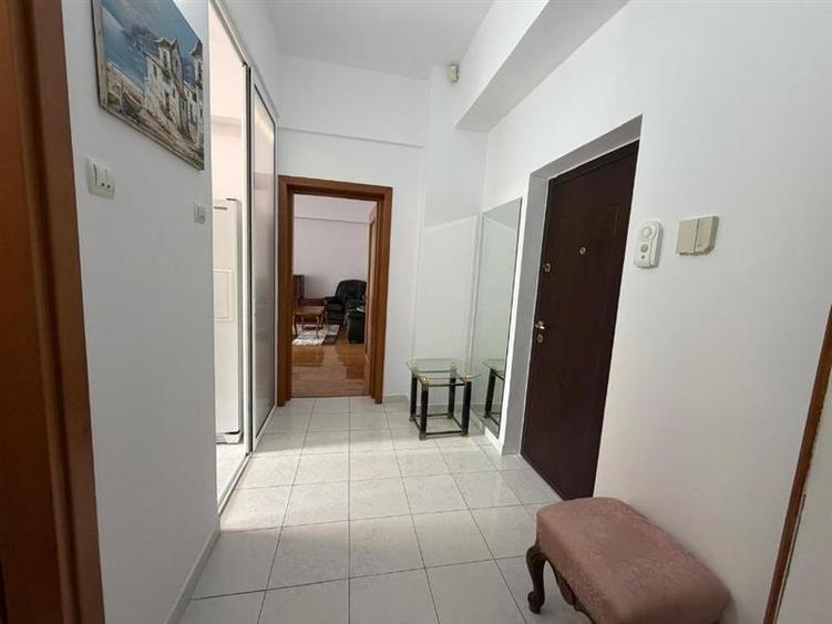 Apartament cu 2 camere decomandat, mobilat în Centrul Civic