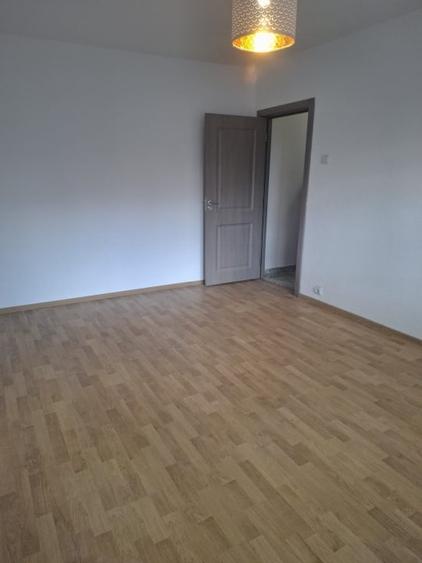 Apartament cu 2 camere semidecomandat în Malu Roșu