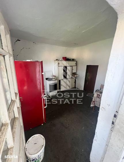 Casă cu 2 camere cu Teren 1438 Mp în Central
