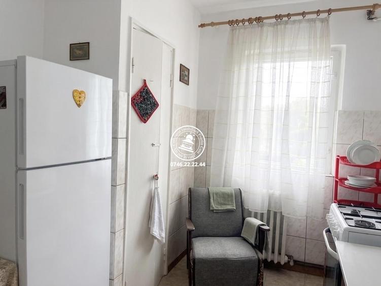 Apartament cu 3 camere decomandat în Târgu Cucu