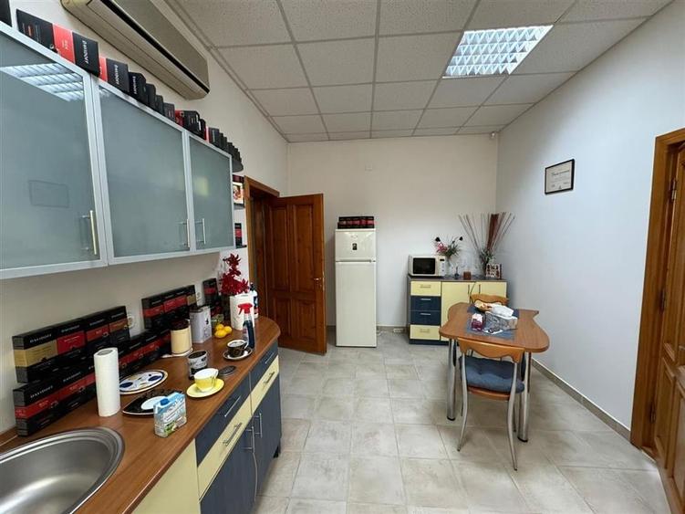 Cladiri de birouri 1.116mp si teren intravilan 5.687 mp de vanzare - 10