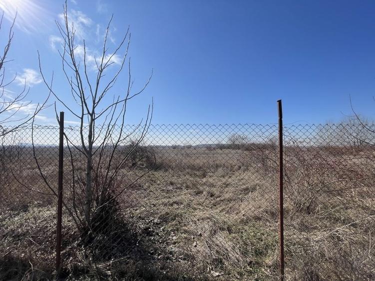 GIULESTI | Teren intravilan PUZ V3a2 3 loturi: 5500 + 1800 + 1800 - 5