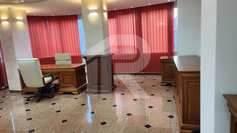 Spațiu premium birouri sau clinică, 2 corpuri, 12 parcări, lift, terasă - 7500 E - 4