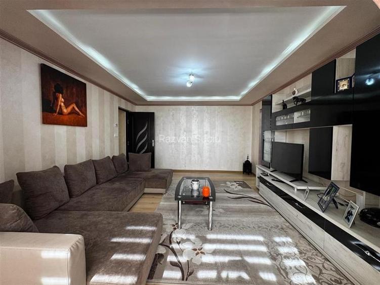 Apartament cu 3 camere, 64 mp, semidecomandat,situat in Campia-Turzii !