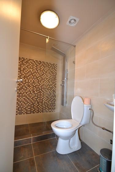 Casă individuală cu 5 camere cu Piscina în Becicherecu Mic