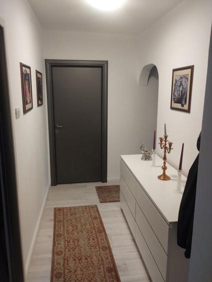 Apartament decomandat de patru camere ,etajul trei - 7