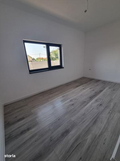 DOMNESTI | Casa parter | toate utilitatile | placa beton | asfalt - 1