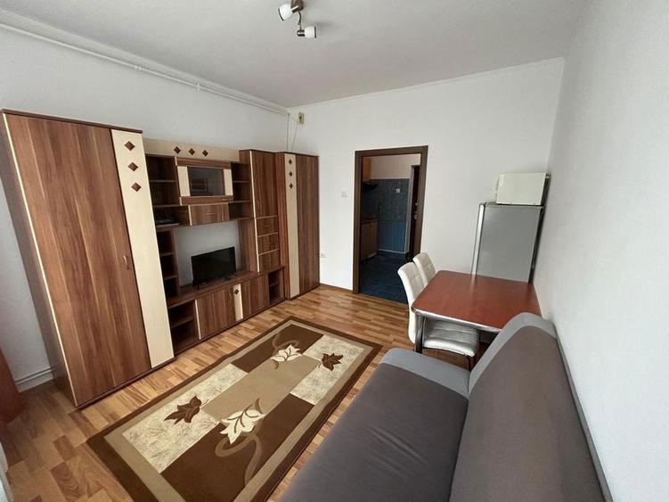 Garsoniera renovata, costuri mici- zona HAN - 13