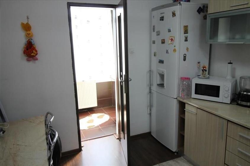 Zona Martir Closca - 2 camere decomandate - 7