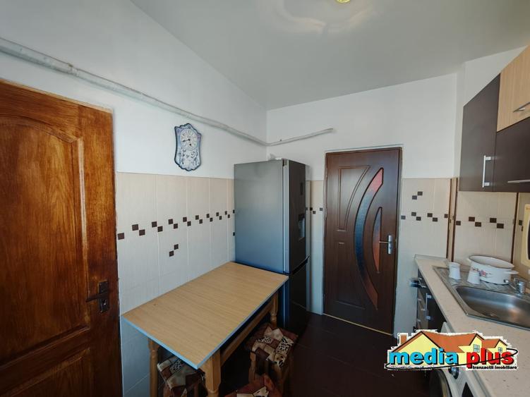 De vanzare apartament cu 3 camere decomandat Mazepa - 2
