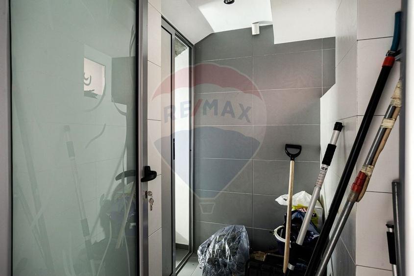 Cladire de birouri Micalaca pe principala, vad si vizibilitate sporita - 21