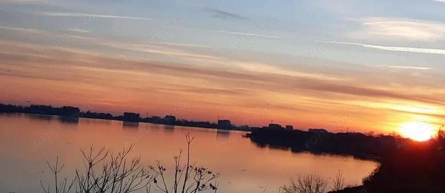 Palazu Mare - PRIMUL LOT LA LAC - 500 mp. - 3