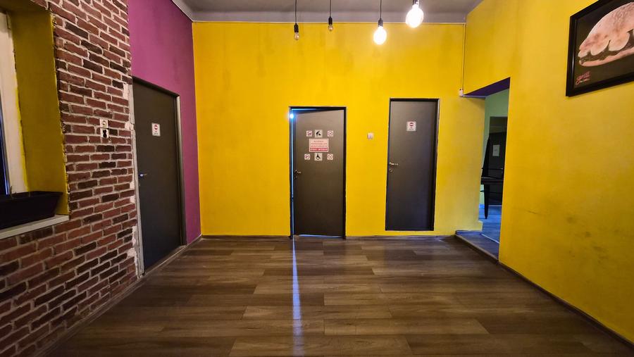 Imobil parter  - zona centrala -str Decebal colt cu Mircea cel Batran/84 mp - 12