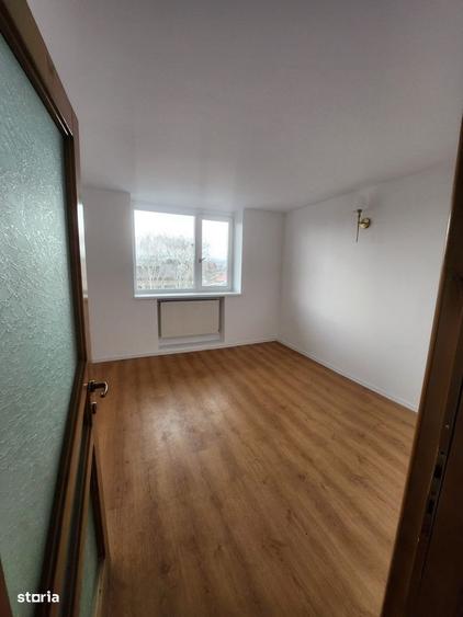Apartament cu 3 camere decomandat în Nazărioaia