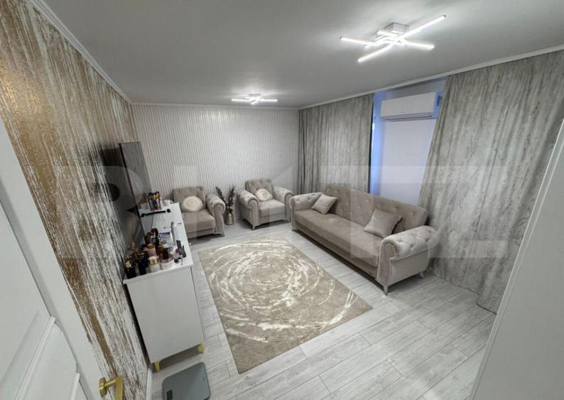 Apartament de vanzare, cu 2 camere, zona Micro 6 - 3