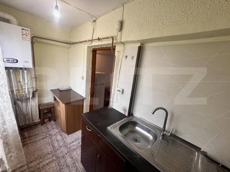 Apartament 3 camere 72mp, etaj 3, Centrala termica proprie, 1 Mai - 4