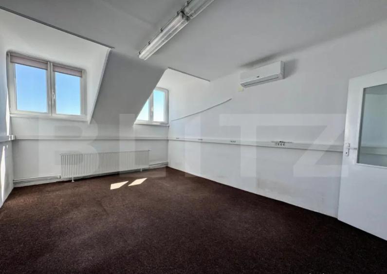 Spa?iu de birouri, 120 mp, 5 incaperi mansarda in c - 9