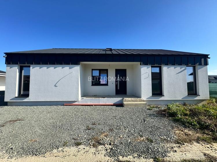 Casa noua, semifinisata -  aproape de oras!
