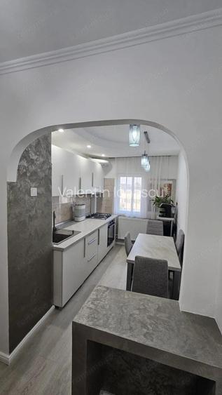 Ap renovat, 2 cam + garaj subteran, 45mp, et. 4/10, zona Ghe. Lazar!