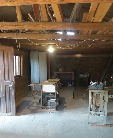 Casă, teren, garaj și anexe - 8