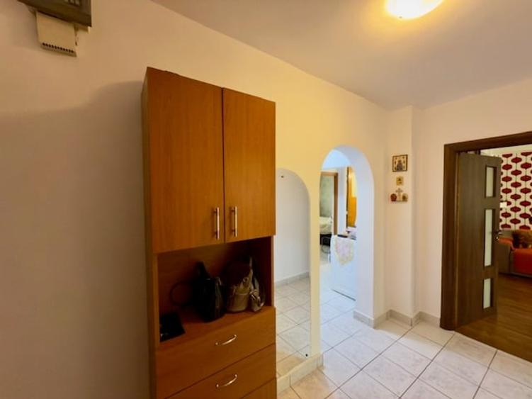 Nerva Traian - Mircea Voda - Timpuri Noi metrou | Apartament 3 Camere | Hol H - 10