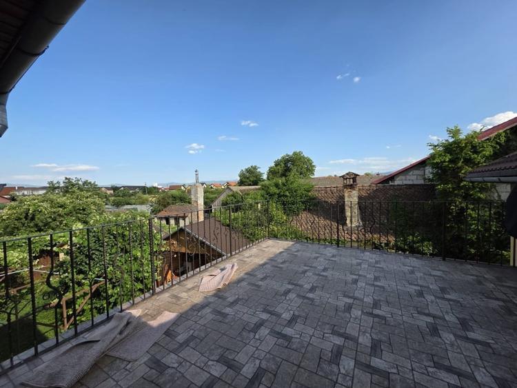 Gospodarie pe teren peste 1100mp, pe trei niveluri, Centru-Harman - 3