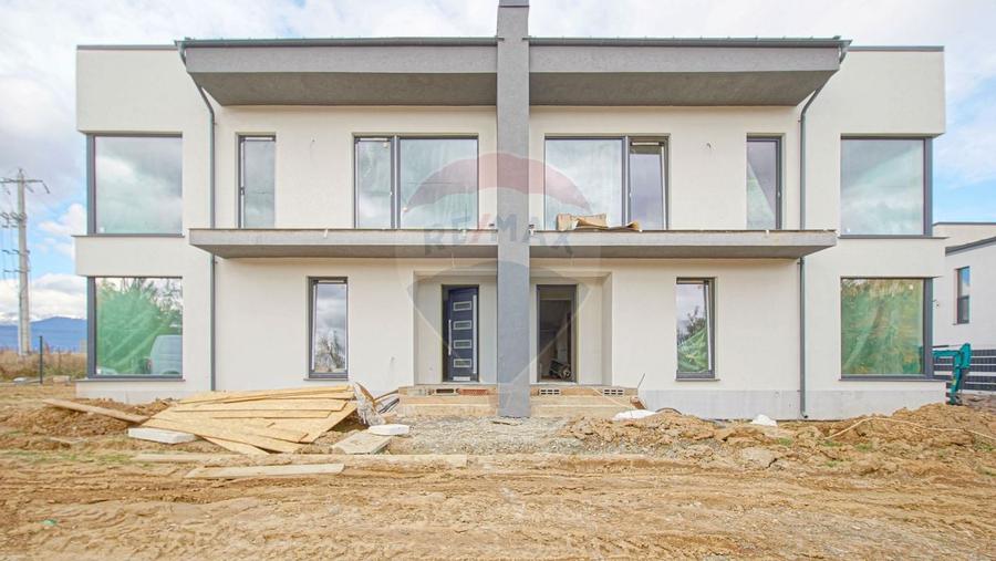 Locuieste intr-un peisaj de poveste - Vila moderna in Rasnov - 4